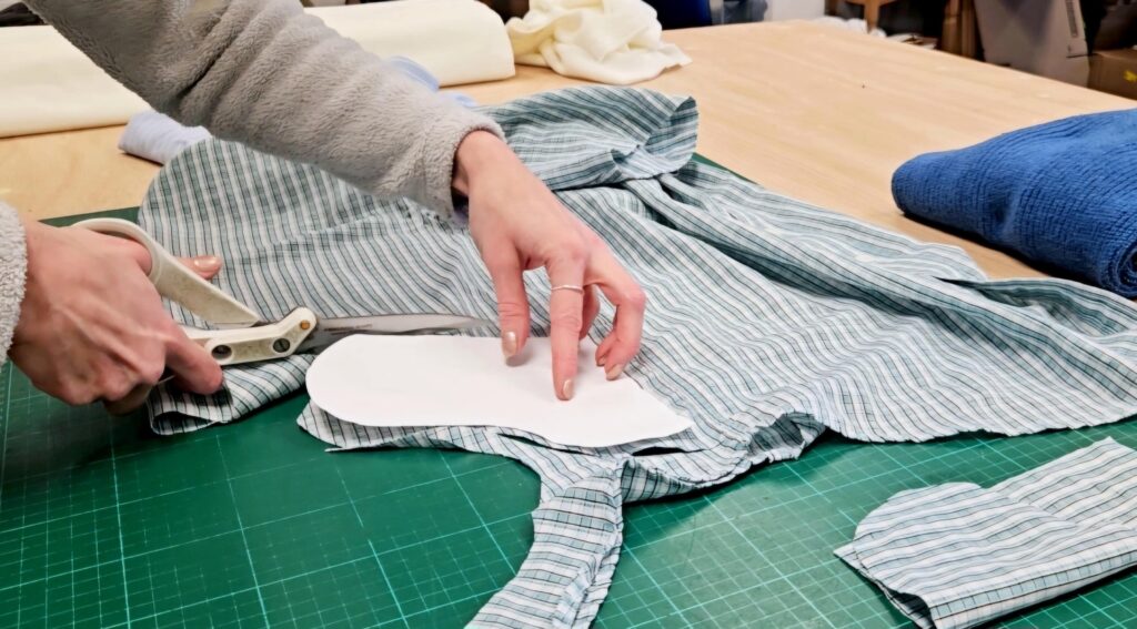 Cutting of a memory bear.